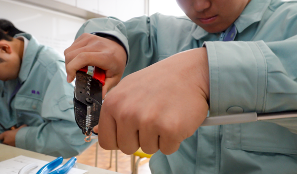 北陵高校電気情報科電気システムコース4